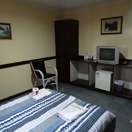 The Southern Cross Hotel Manila Eksteriør billede